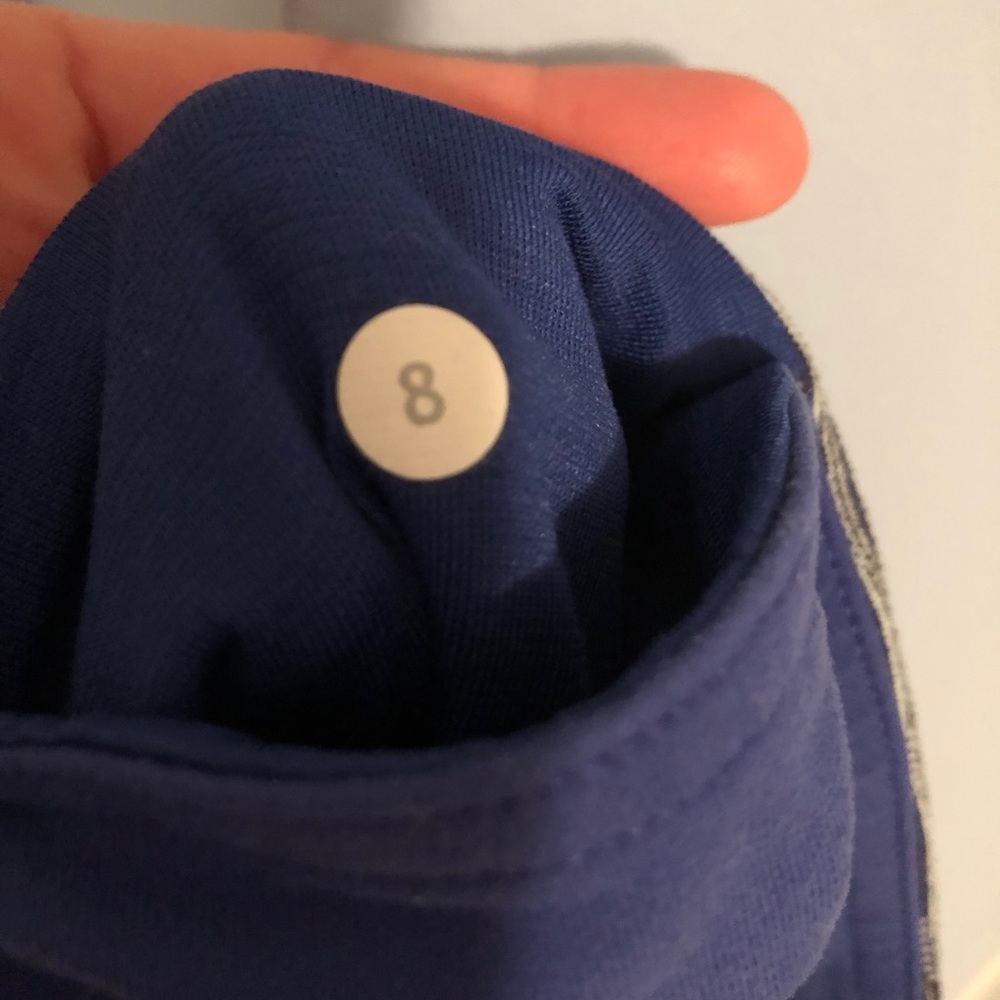 Lululemon -Wunder Under- Size 8 - image 2